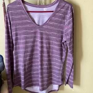 Women’s Long sleeve v neck top